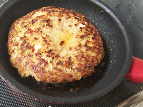 フライパンまるごと 巨大ハンバーグ